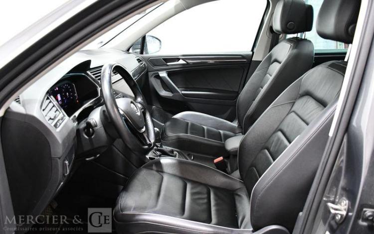 VOLKSWAGEN TIGUAN GRIS FM-600-VL