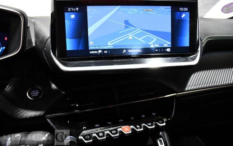 PEUGEOT 2008 1,2 PURE TECH 130 S&S ORA FQ-596-VW