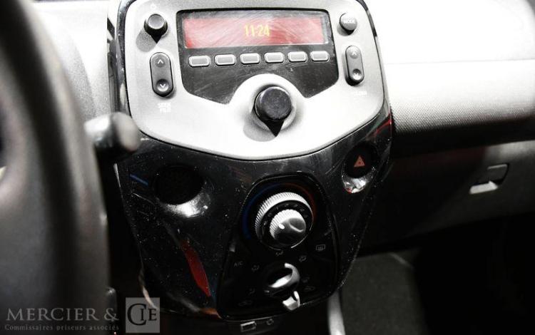 CITROEN C1 VTI 72 S&S FEEL ROUGE FQ-634-ZW