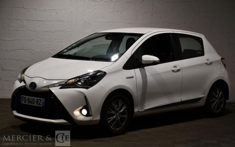 TOYOTA YARIS HYBRIDE BLANC FQ-640-RZ