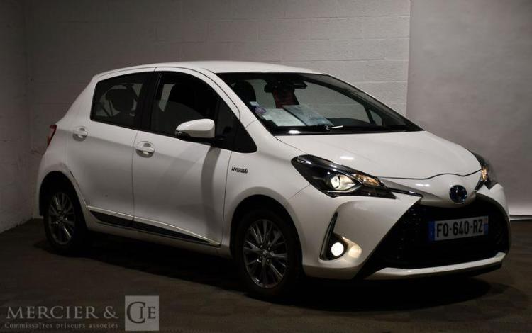 TOYOTA YARIS HYBRIDE BLANC FQ-640-RZ