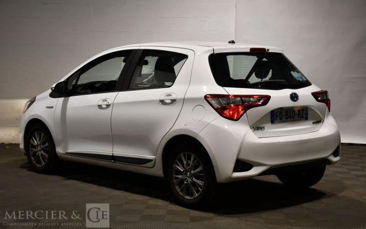 TOYOTA YARIS HYBRIDE BLANC FQ-640-RZ