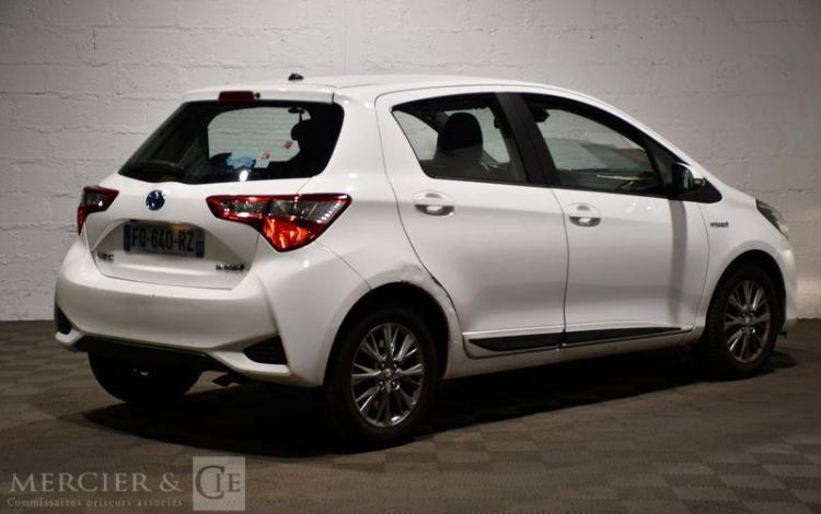 TOYOTA YARIS HYBRIDE BLANC FQ-640-RZ