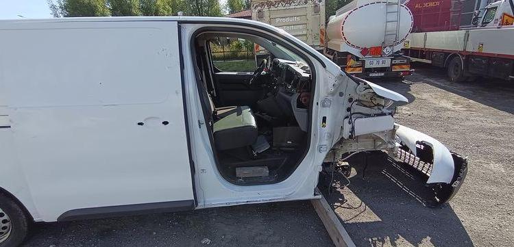 CITROEN JUMPY CLUB XL BLUEHDI 120 BVM6 – DIESEL – ANNEE 2020 BLANC FV-400-HK