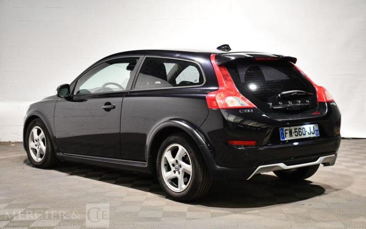 VOLVO C30 1.6 D 110 DRIVE MOMENTUM NOIR FW-560-JJ