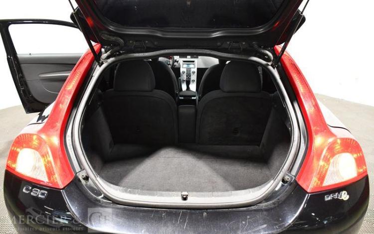 VOLVO C30 1.6 D 110 DRIVE MOMENTUM NOIR FW-560-JJ