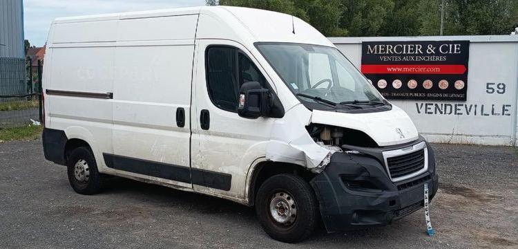 PEUGEOT BOXER 3 PHASE 3 FOURGON 335 L2H2 2,2 BLUE HDI 16V S&S 140CV – DIESEL – AN 2021 BLANC FY-466-PK