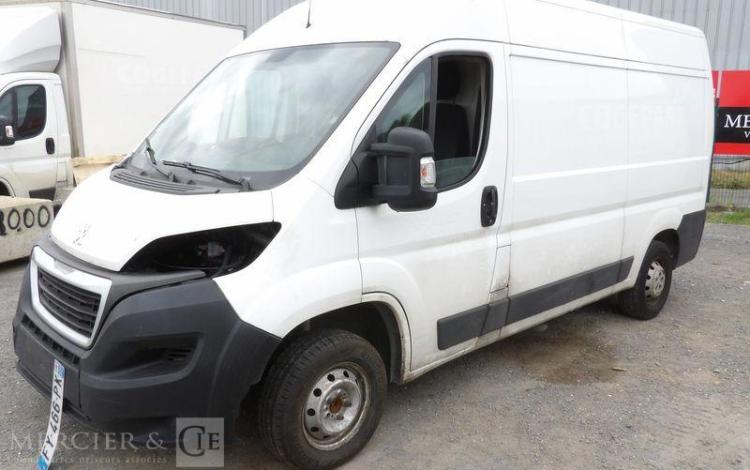 PEUGEOT BOXER 3 PHASE 3 FOURGON 335 L2H2 2,2 BLUE HDI 16V S&S 140CV – DIESEL – AN 2021 BLANC FY-466-PK