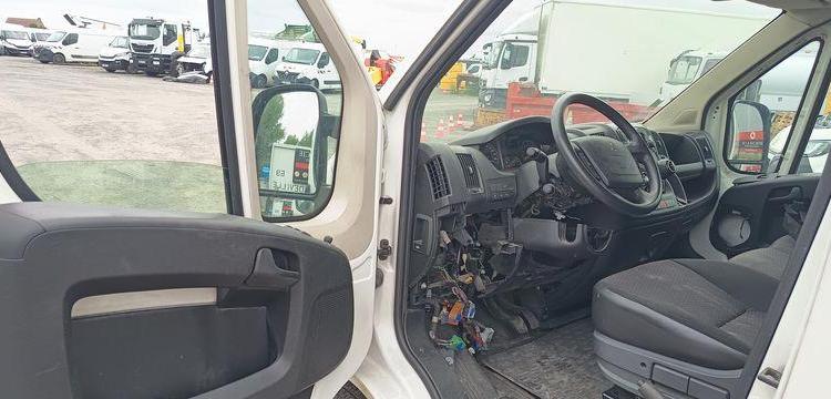 PEUGEOT BOXER 3 PHASE 3 FOURGON 335 L2H2 2,2 BLUE HDI 16V S&S 140CV – DIESEL – AN 2021 BLANC FY-466-PK
