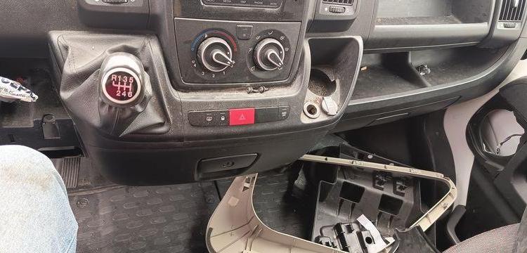PEUGEOT BOXER 3 PHASE 3 FOURGON 335 L2H2 2,2 BLUE HDI 16V S&S 140CV – DIESEL – AN 2021 BLANC FY-466-PK