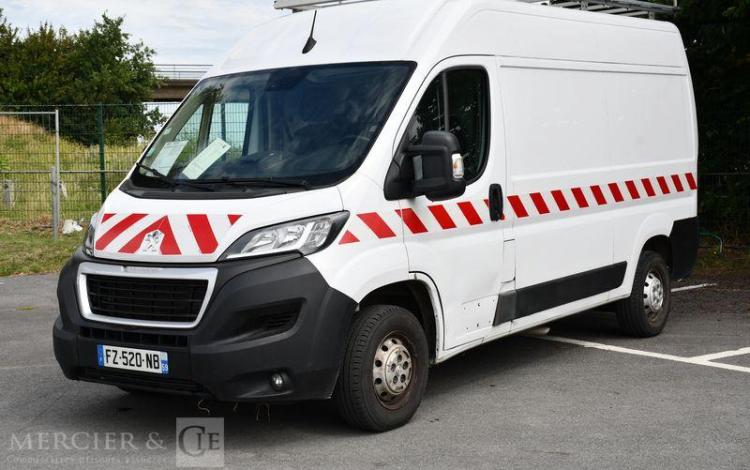 PEUGEOT BOXER 333 2.2 BLUEHDI 140 L2H2 ASPHALT BLANC FZ-520-NB