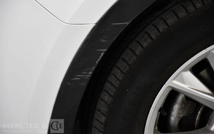 AUDI Q3 BLANC GB-114-ZW