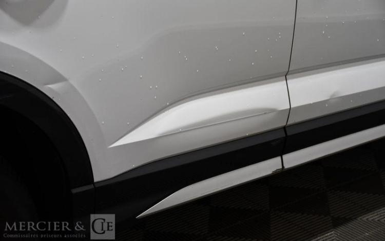AUDI Q3 BLANC GB-114-ZW