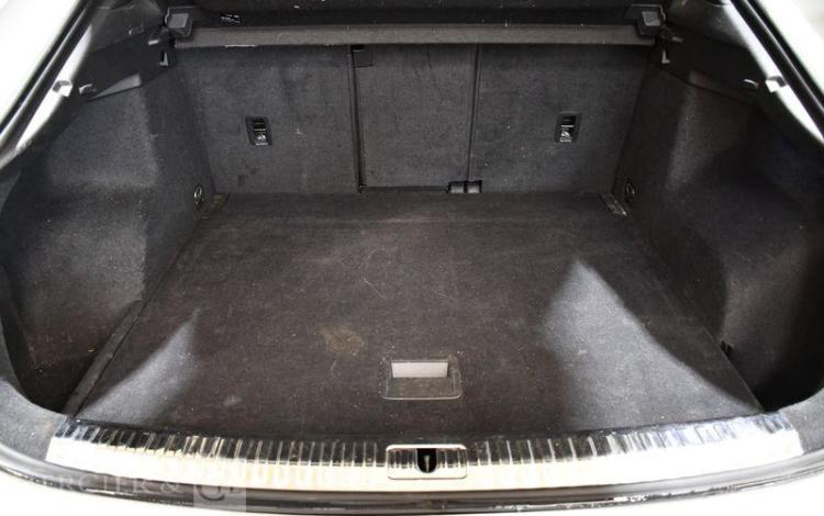 AUDI Q3 BLANC GB-114-ZW