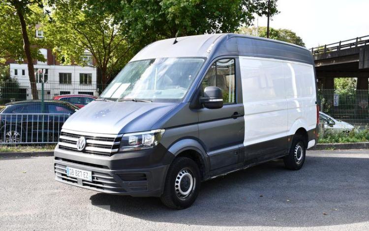 VOLKSWAGEN CRAFTER 3 BLEU GB-827-EZ