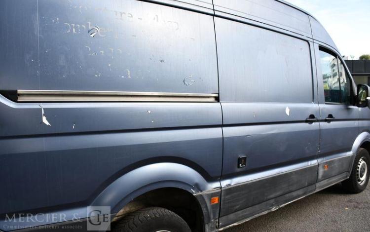 VOLKSWAGEN CRAFTER 3 BLEU GB-827-EZ