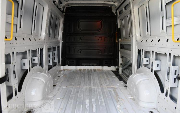 VOLKSWAGEN CRAFTER 3 BLEU GB-827-EZ