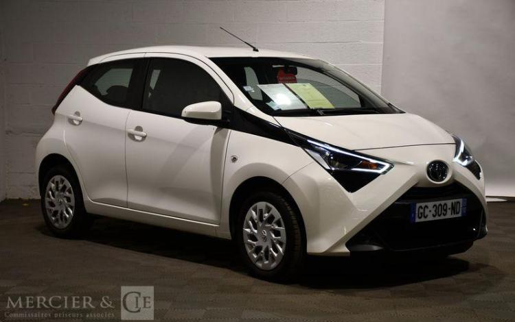 TOYOTA AYGO 1.0 VVTI 70 X-PLAY BLANC GC-309-ND