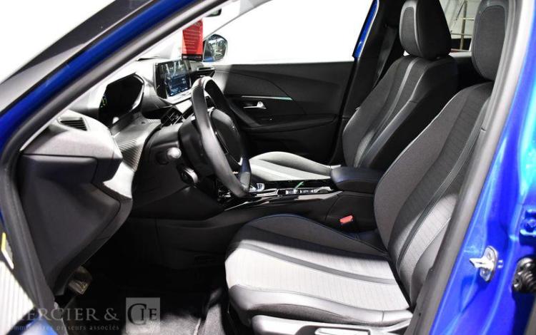 PEUGEOT e-2008 ALLURE BLEU GD-049-RK