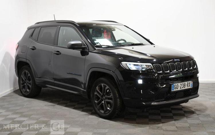 JEEP COMPASS NOIR GD-238-RX