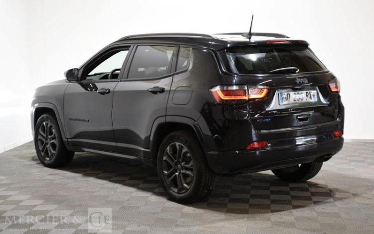 JEEP COMPASS NOIR GD-238-RX