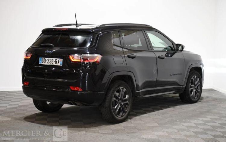 JEEP COMPASS NOIR GD-238-RX
