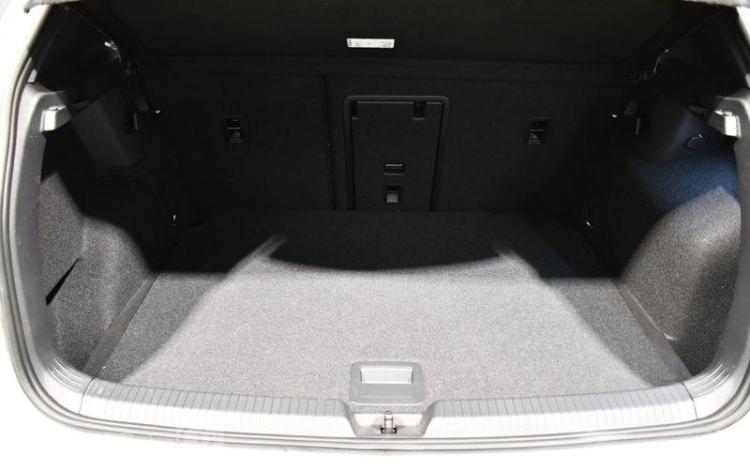 VOLKSWAGEN GOLF 2,0 TDI SCR 200CH GTD DSG7 BLANC GE-606-XY