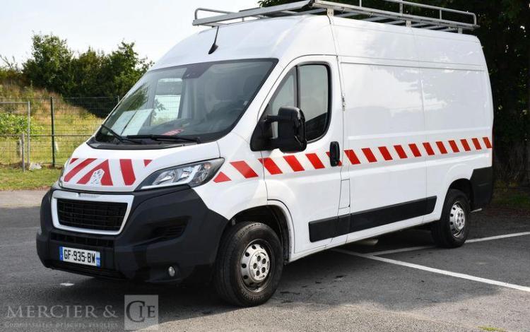 PEUGEOT BOXER 333 2.2 BLUEHDI 140 L2H2 ASPHALT BLANC GF-935-BW