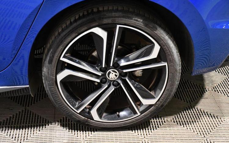 SKODA FABIA 1.0 TSi 110ch MONTE CARLO DSG7 BLEU GG-490-EC