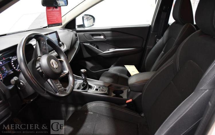 NISSAN QASHQAI BLANC GG-529-NK