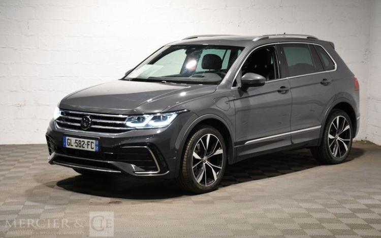 VOLKSWAGEN TIGUAN GRIS GL-582-FC