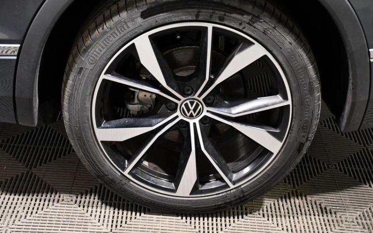 VOLKSWAGEN TIGUAN GRIS GL-582-FC