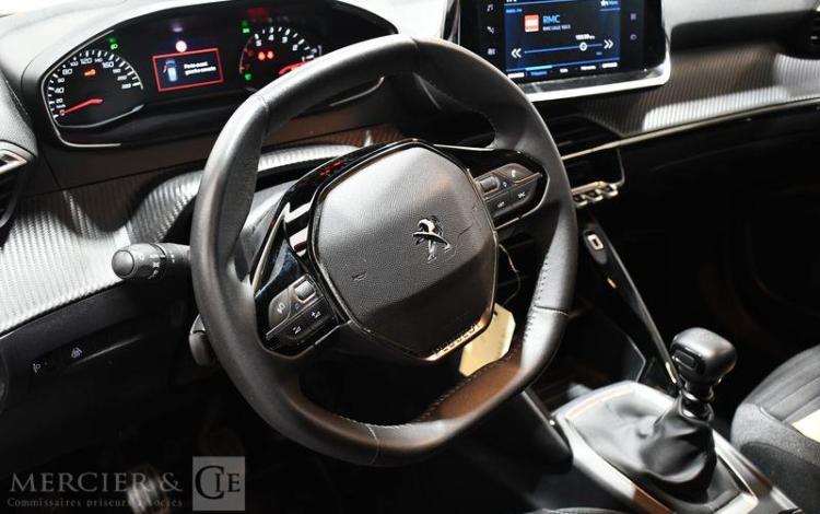 PEUGEOT 2008 1.2 PURETECH 100 STYLE ORA GN-893-RQ