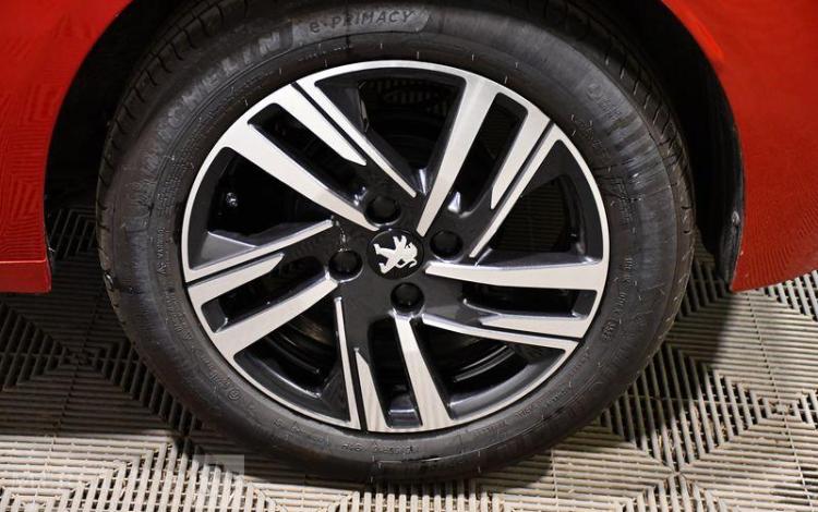 PEUGEOT 208 STYLE PURE TECH 75 S&S ROUGE GS-787-NC