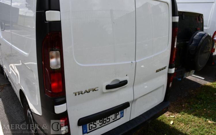 RENAULT TRAFIC BLANC GS-965-JP