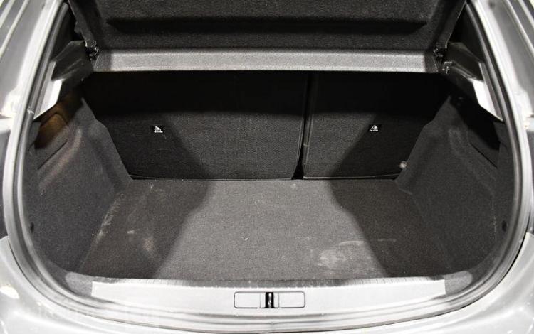 PEUGEOT 208 GRIS GT-276-YD