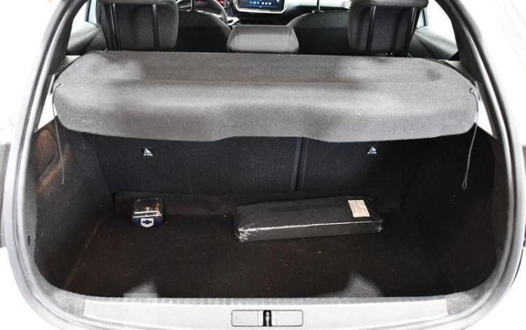 PEUGEOT 208 BLANC GV-194-KR