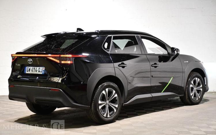 TOYOTA BZ4X NOIR GW-414-QJ