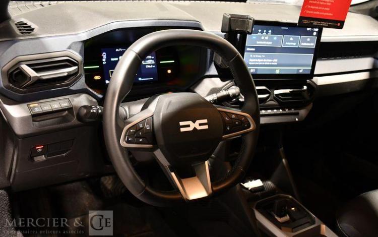 DACIA DUSTER JOURNEY HYBRID 140 NOIR GY-072-MT