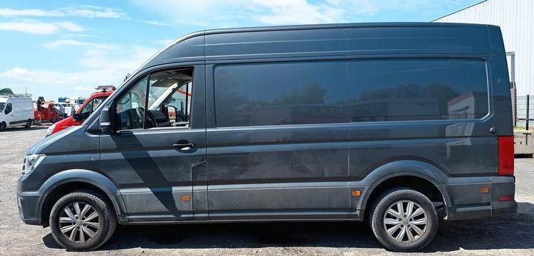 VOLKSWAGEN CRAFTER FOURGON 2.0 TDI 140 35 L3H3 BUSINESS LINE BVA GRIS GY-384-AX