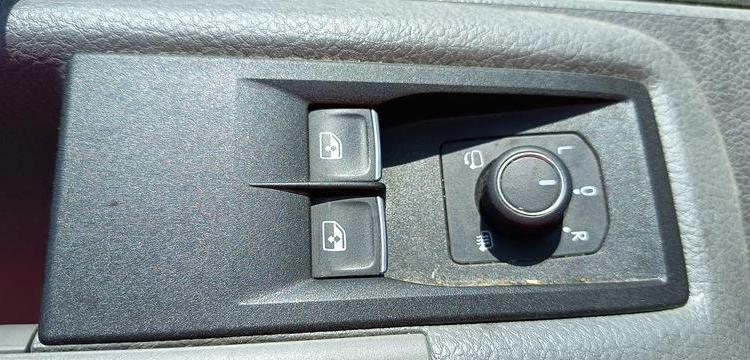 VOLKSWAGEN CRAFTER FOURGON 2.0 TDI 140 35 L3H3 BUSINESS LINE BVA GRIS GY-384-AX