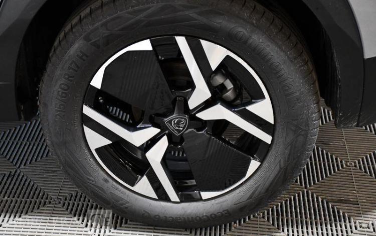 PEUGEOT 2008 GT HYBRID 136 e-D GRIS GZ-122-TG
