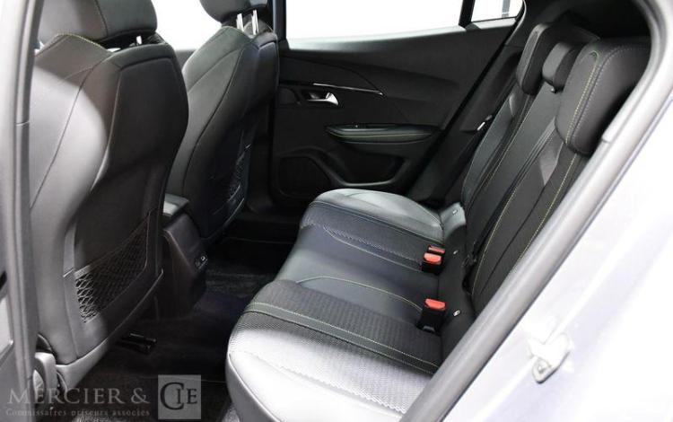 PEUGEOT 2008 GT HYBRID 136 e-D GRIS GZ-122-TG