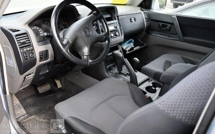 MITSUBISHI PAJERO 3,2 DI-D200 FAP INSTYLE BA LONG pour pieces sans documents GRIS WW-613-TX