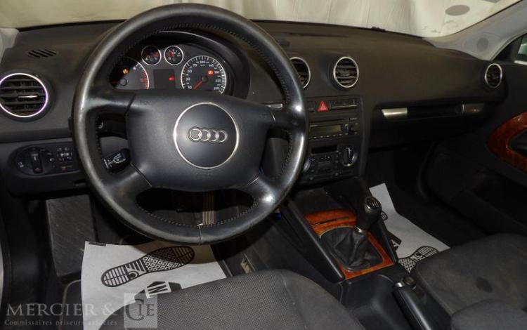 AUDI A3 2.0 TDI GRIS 2359XN84