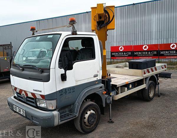 NISSAN CABSTAR AVEC NACELLE MULTITEL 145 ALU  490CAR59
