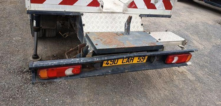 NISSAN CABSTAR AVEC NACELLE MULTITEL 145 ALU  490CAR59