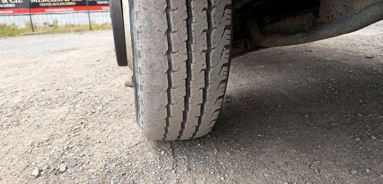 NISSAN CABSTAR AVEC NACELLE MULTITEL 145 ALU  490CAR59