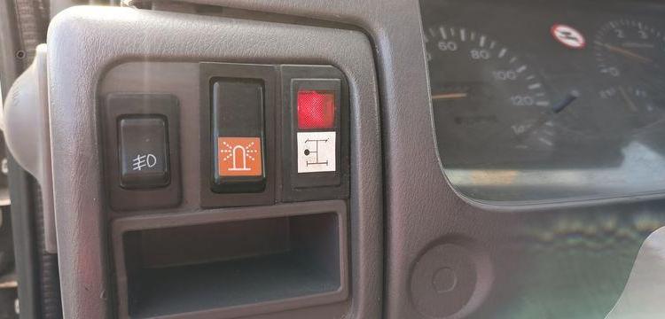 NISSAN CABSTAR AVEC NACELLE MULTITEL 180ALU – 18 M BLANC 805ANM59