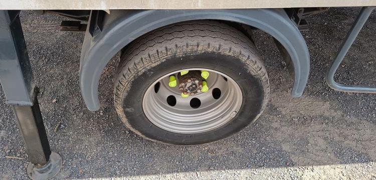 NISSAN CABSTAR AVEC NACELLE MULTITEL 180ALU – 18 M BLANC 805ANM59